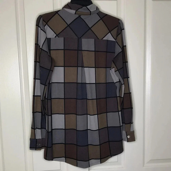 D&CO. Long Sleeve Plaid Top - Picture 4 of 7